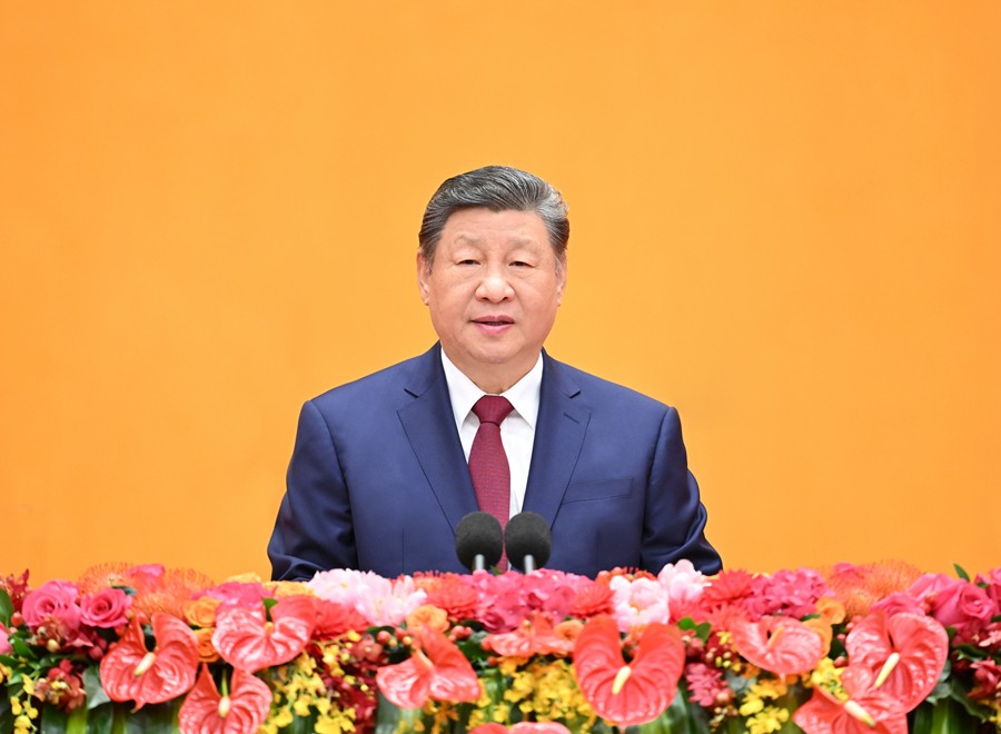 2月14日，中共中央、國(guó)務(wù)院在北京人民大會(huì)堂舉行2026年春節(jié)團(tuán)拜會(huì)。中共中央總書(shū)記、國(guó)家主席、中央軍委主席習(xí)近平發(fā)表講話。